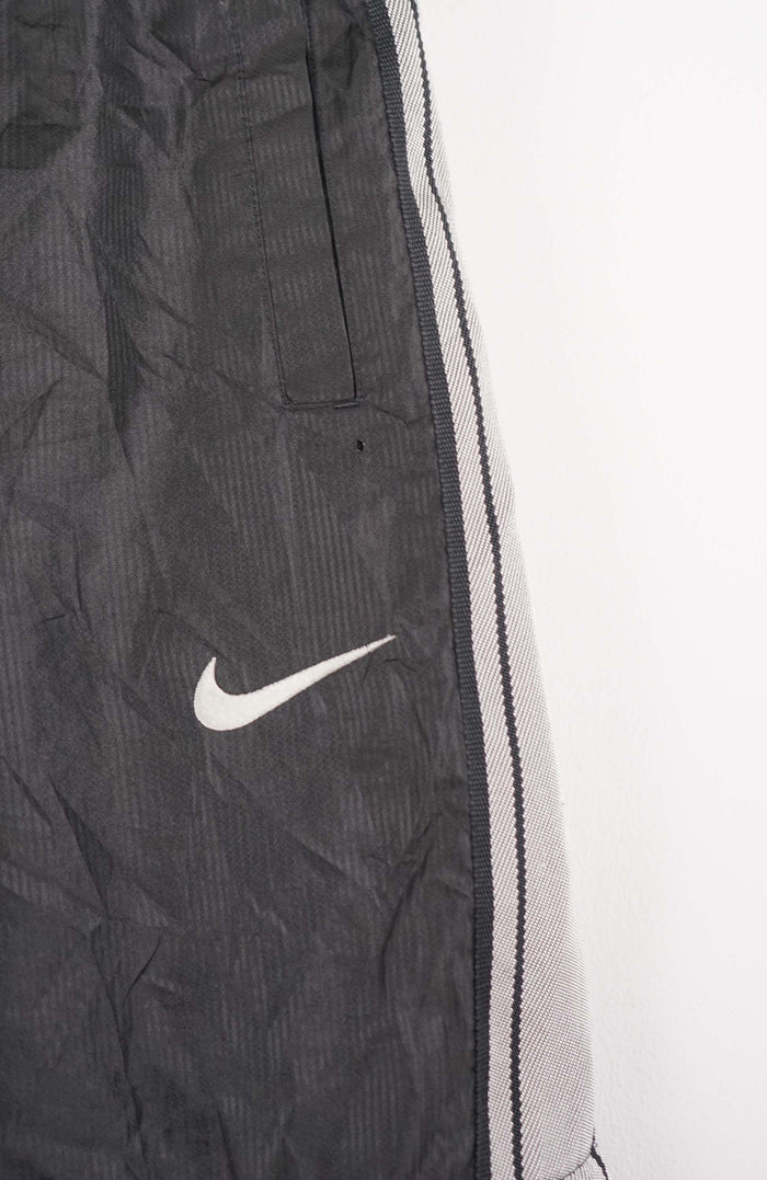 VINTAGE NIKE TRACK PANT SHORTS (S)