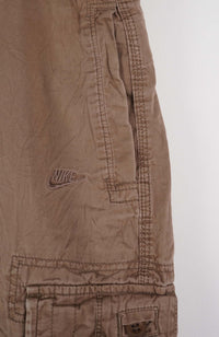 VINTAGE NIKE CARGO SHORTS W38