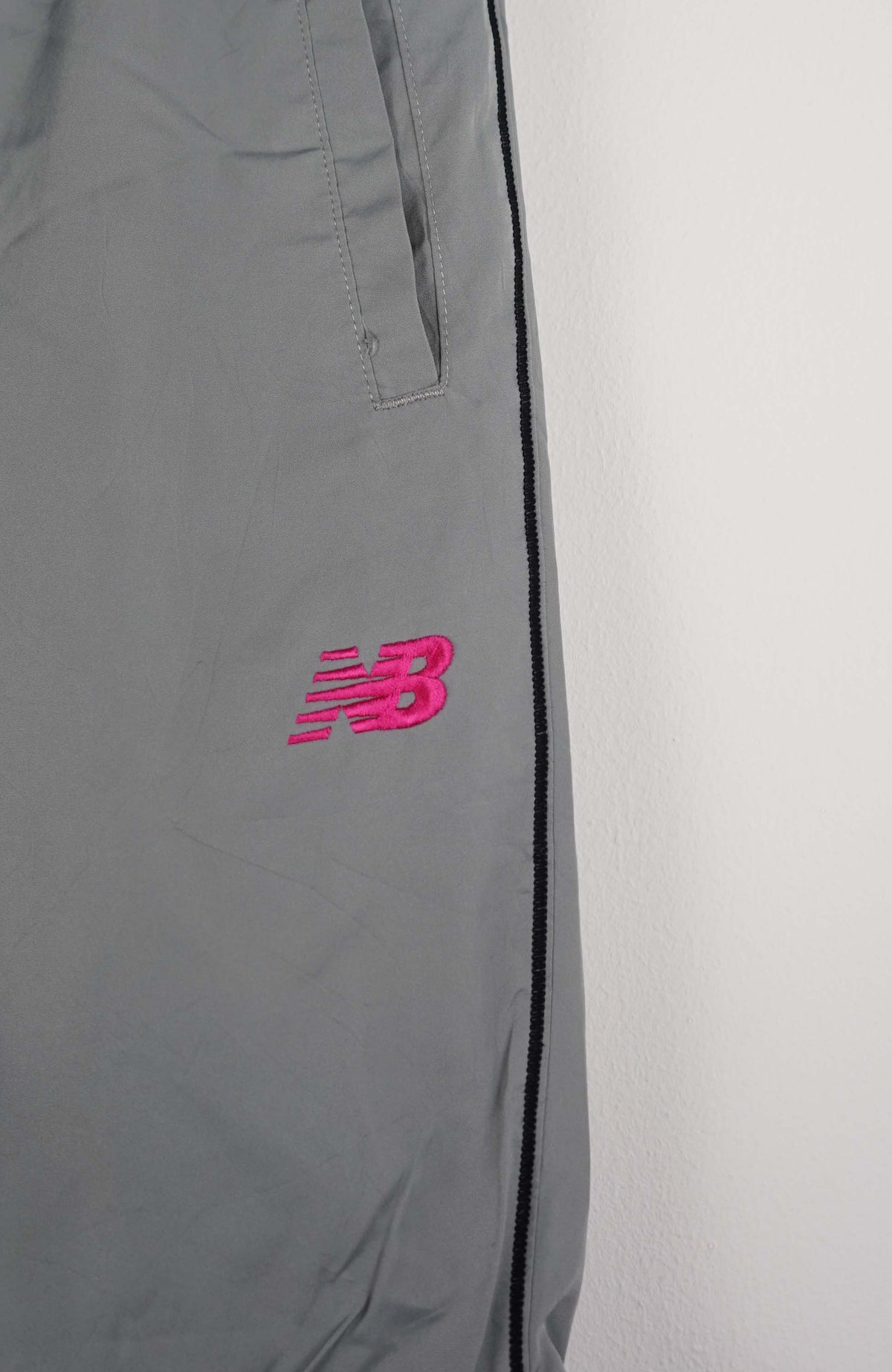 VINTAGE NEW BALANCE TRACK PANT SHORTS (XS)