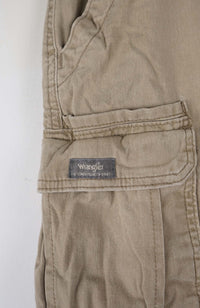 VINTAGE WRANGLER CARGO SHORTS W34
