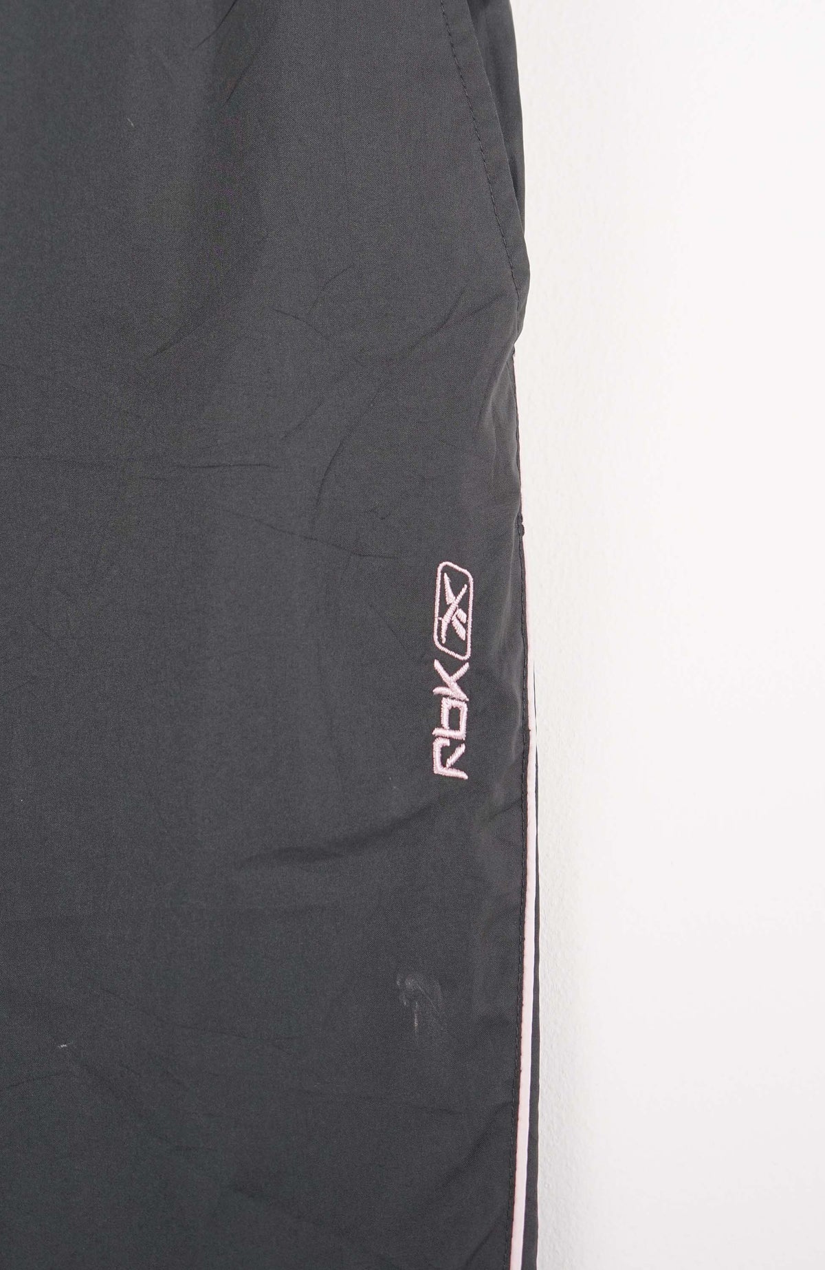 VINTAGE REEBOK TRACK PANT SHORTS (S)