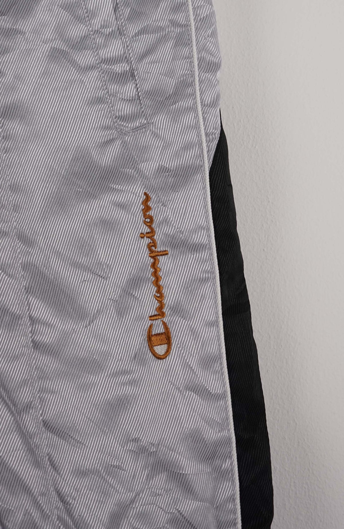 VINTAGE CHAMPION TRACK PANT SHORTS (XXS)