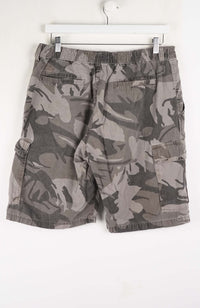 VINTAGE WRANGLER CAMO CARGO SHORTS W32