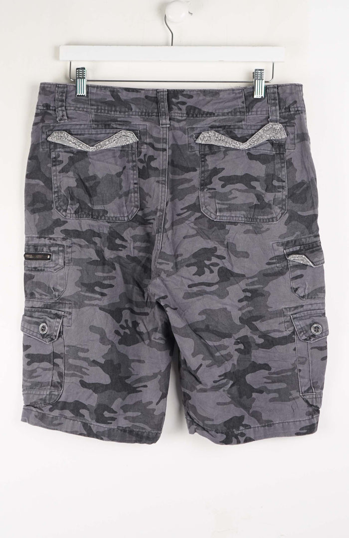 VINTAGE CAMO CARGO SHORTS W34