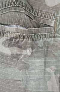 VINTAGE CAMO CARGO SHORTS W34
