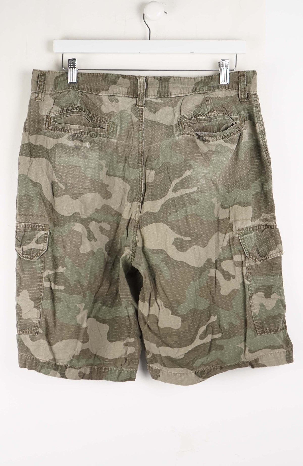 VINTAGE CAMO CARGO SHORTS W34