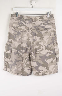 VINTAGE CAMO CARGO SHORTS W32