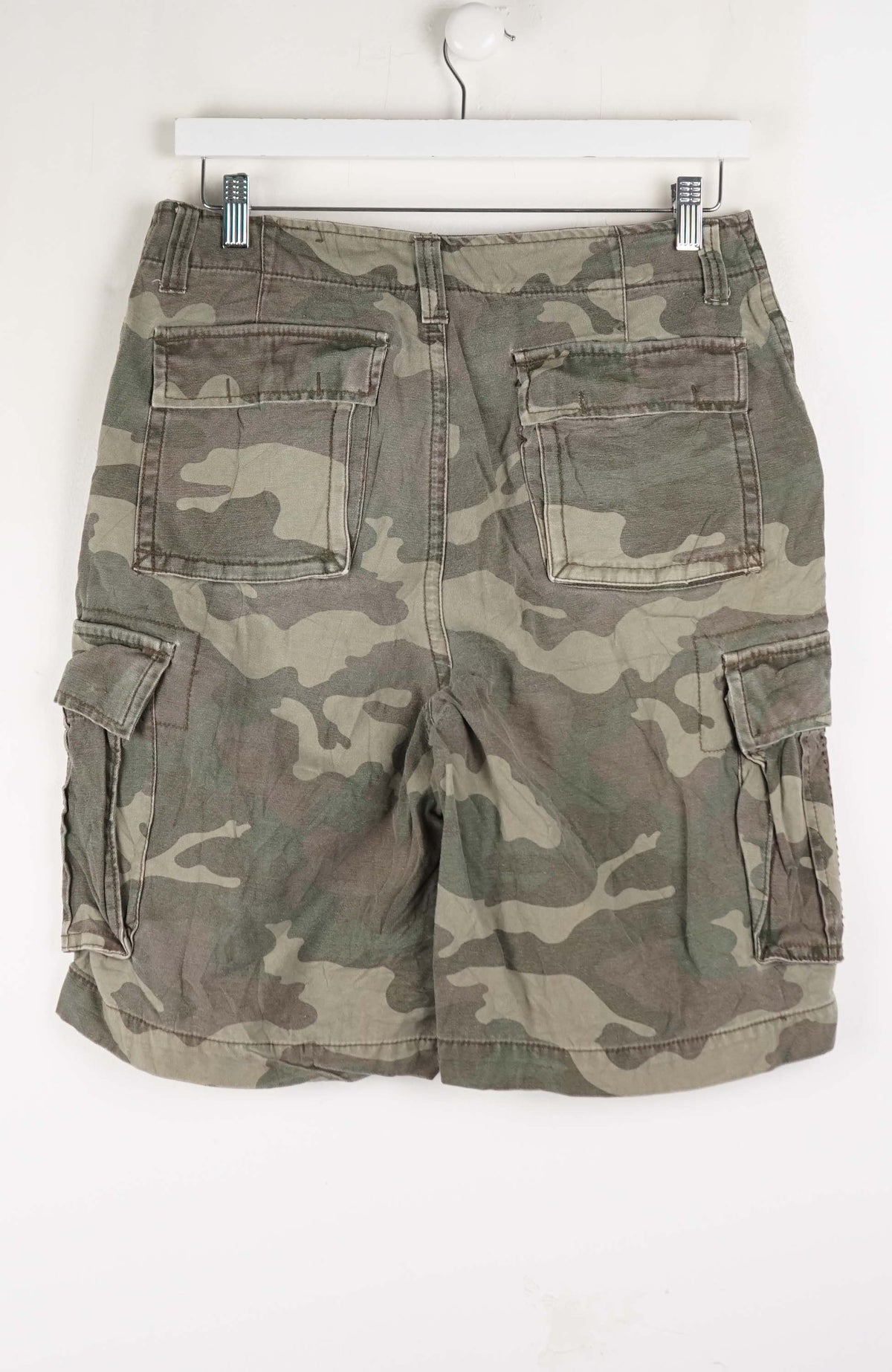 VINTAGE CAMO CARGO SHORTS W30