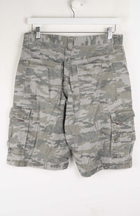 VINTAGE WRANGLER CAMO CARGO SHORTS W32