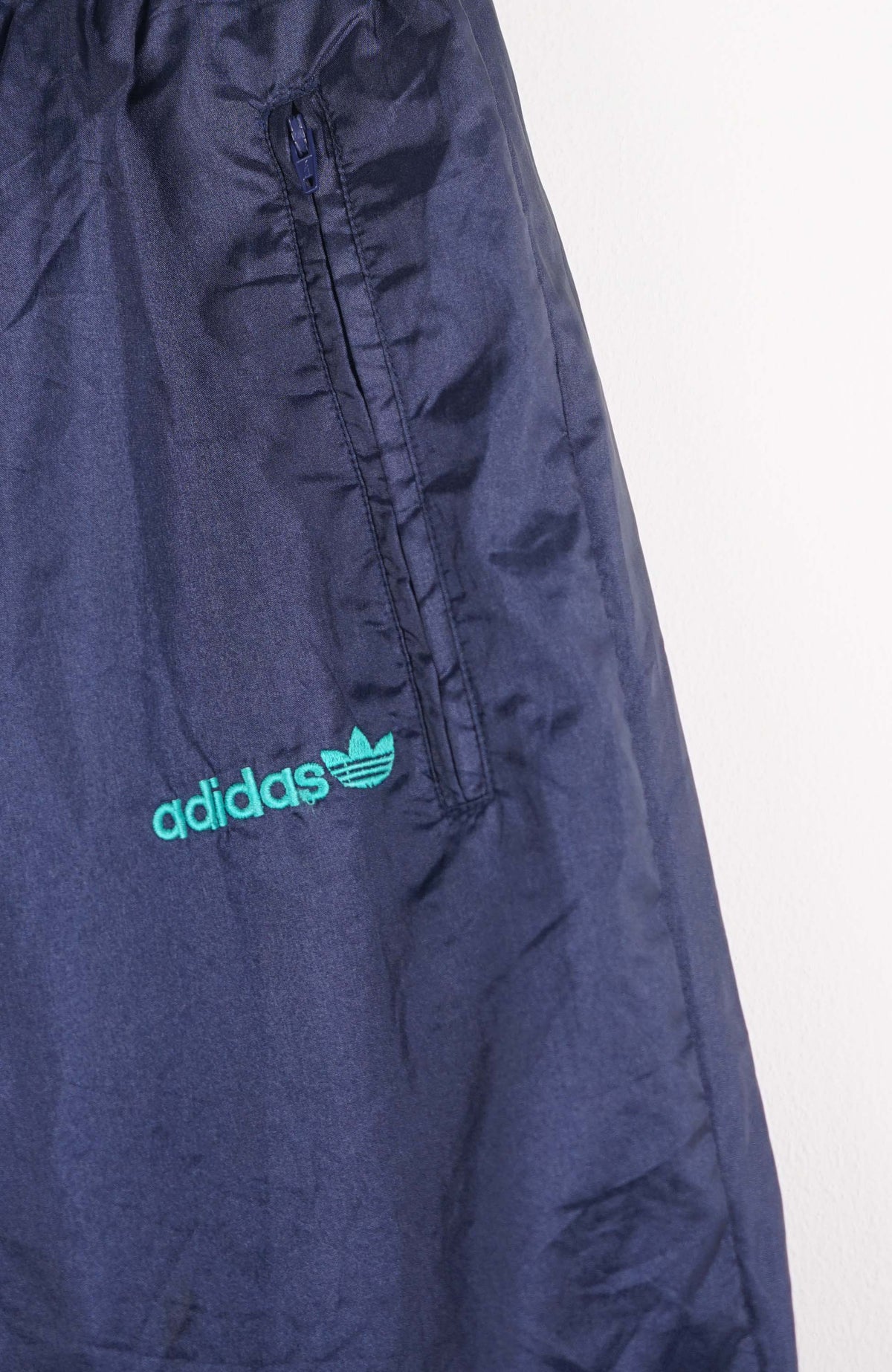VINTAGE ADIDAS TRACK PANT SHORTS (M)