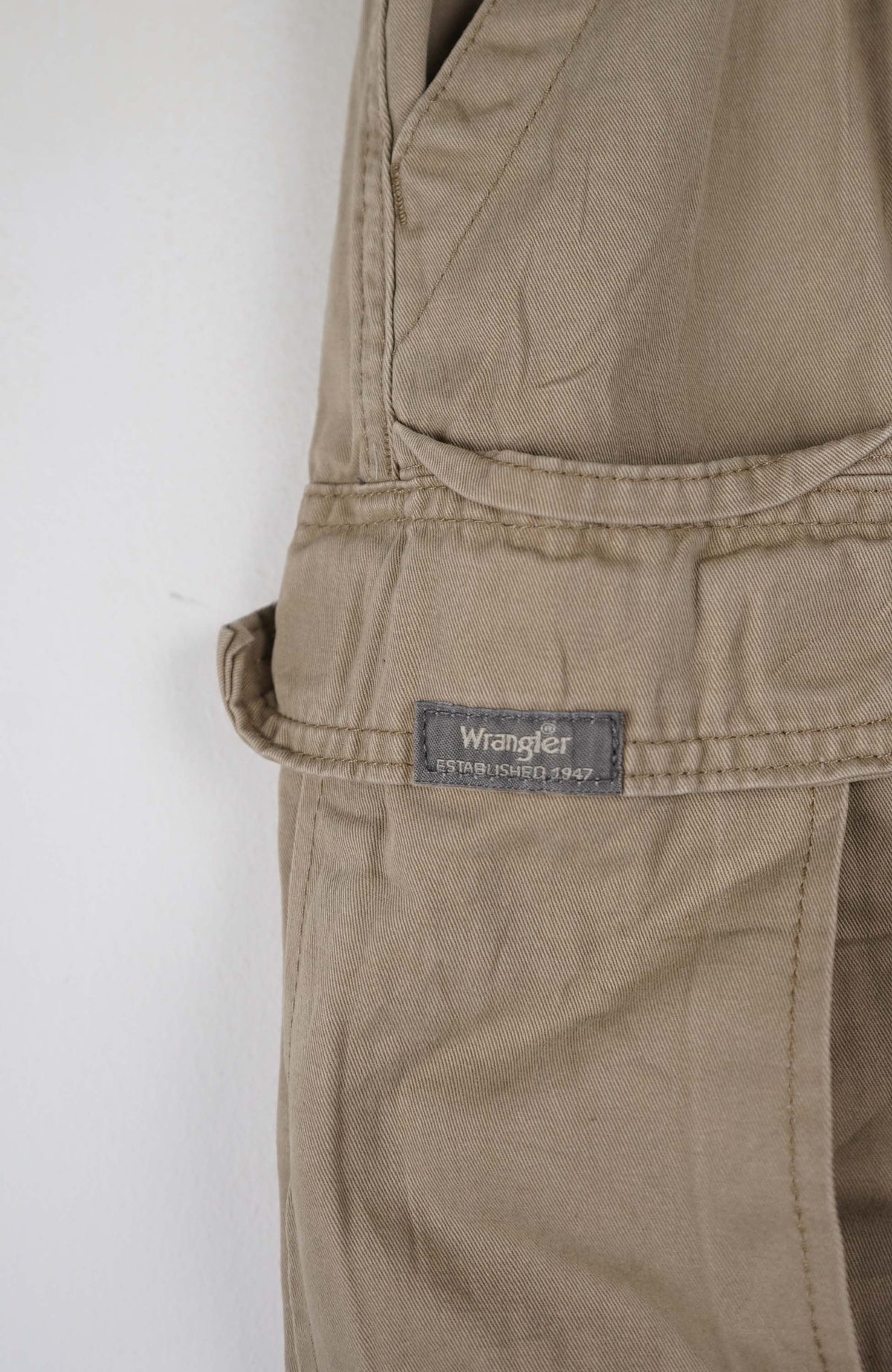 VINTAGE WRANGLER CARGO SHORTS W30