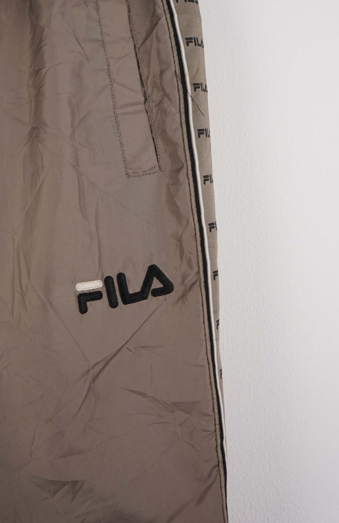 VINTAGE FILA TRACK PANT SHORTS (M)