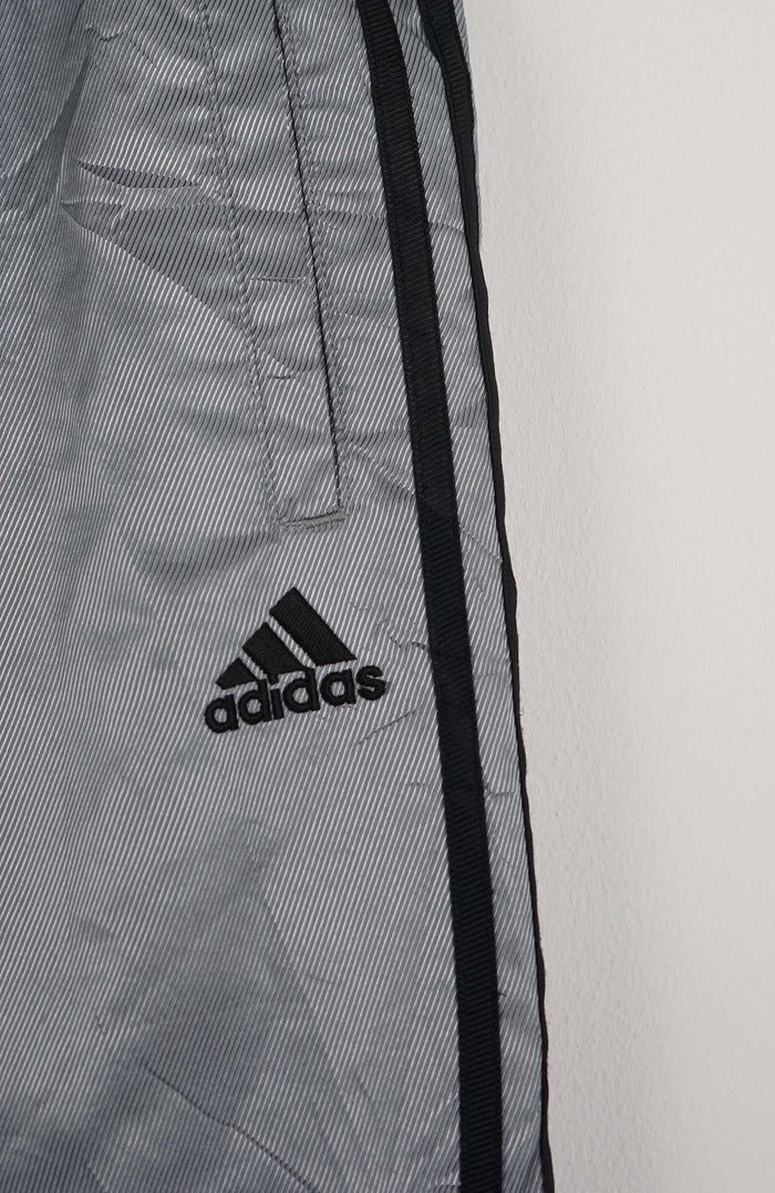 VINTAGE ADIDAS TRACK PANT SHORTS (M)