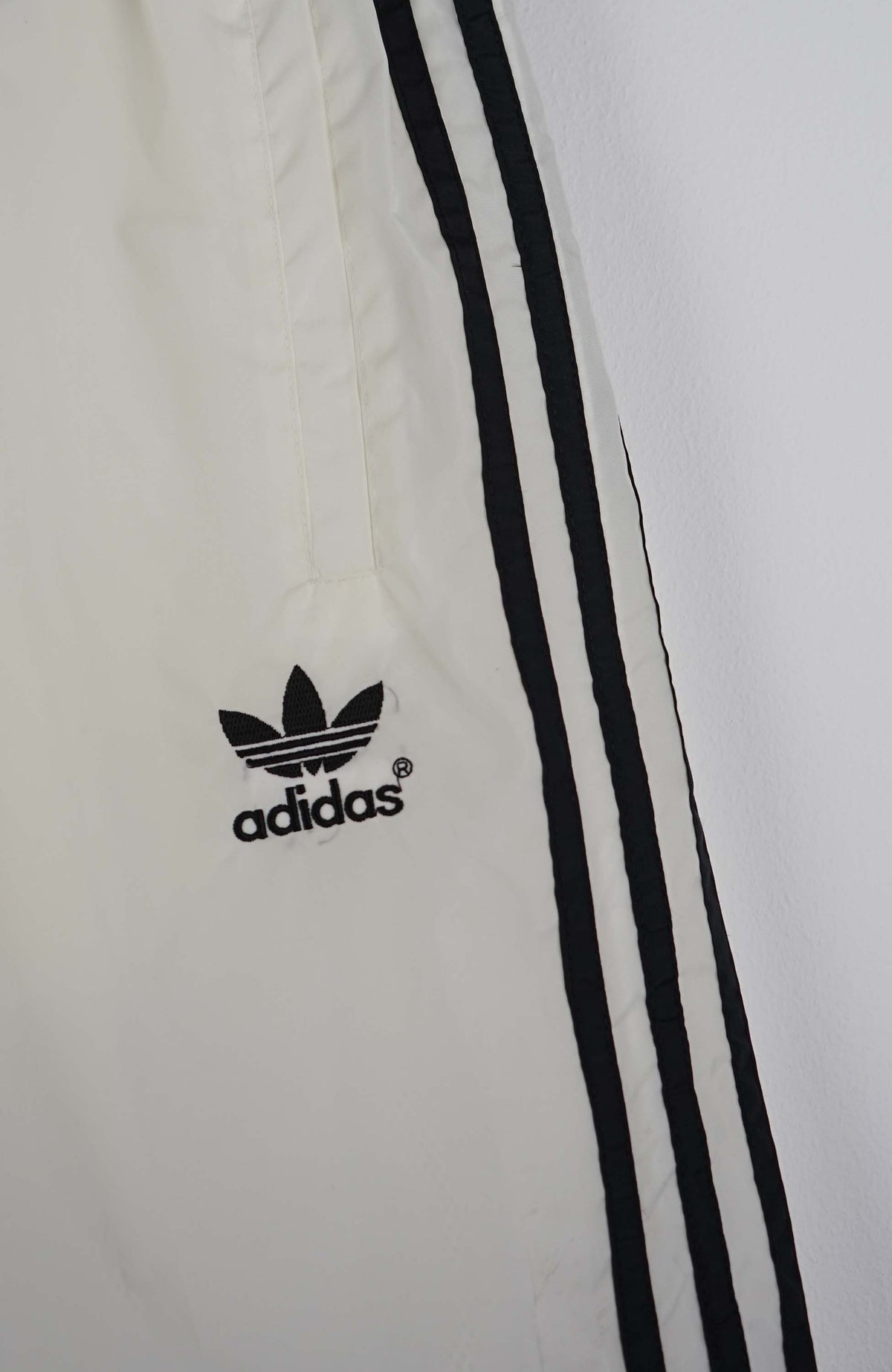 VINTAGE ADIDAS TRACK PANT SHORTS (S)