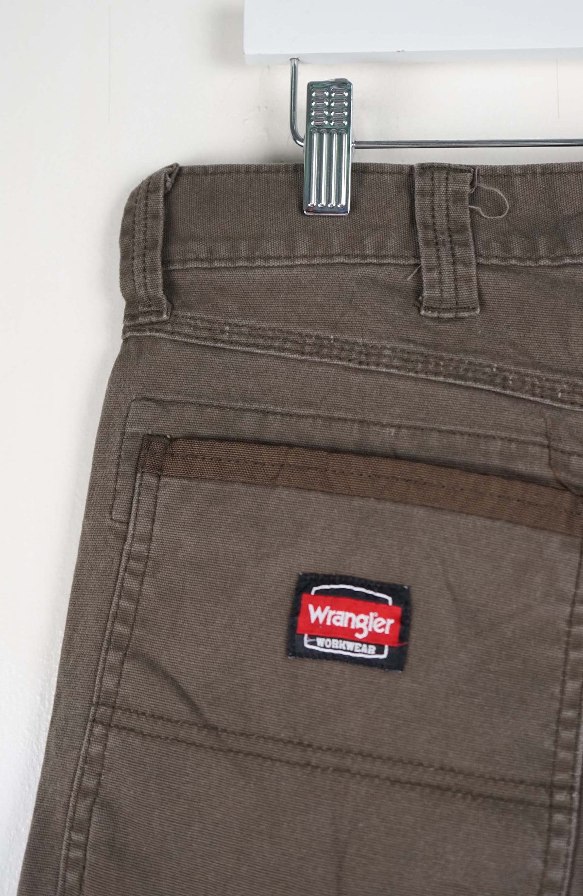 VINTAGE WRANGLER CARGO SHORTS W36