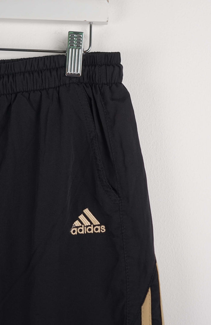 VINTAGE ADIDAS TRACK PANT SHORTS (M)