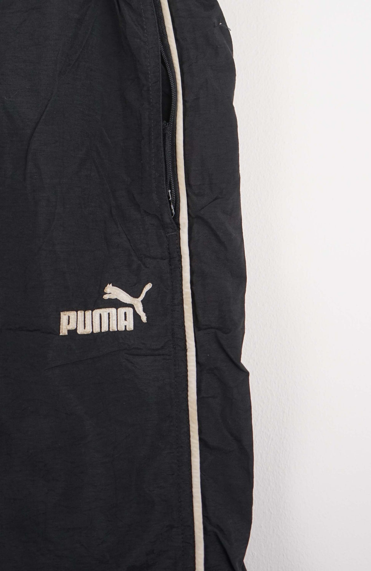 VINTAGE PUMA TRACK PANT SHORTS (XL)