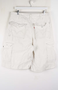 VINTAGE LEVI'S CARGO SHORTS W34