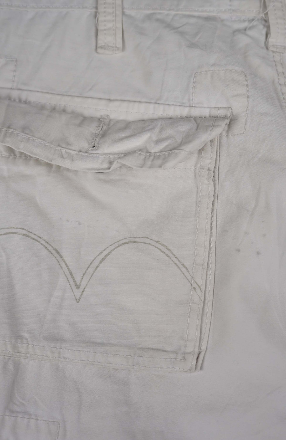VINTAGE LEVI'S CARGO SHORTS W34