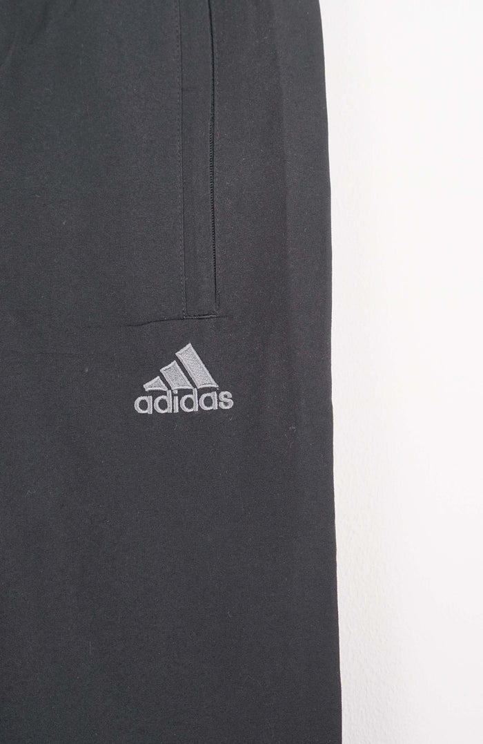 VINTAGE ADIDAS TRACK PANT SHORTS (L)