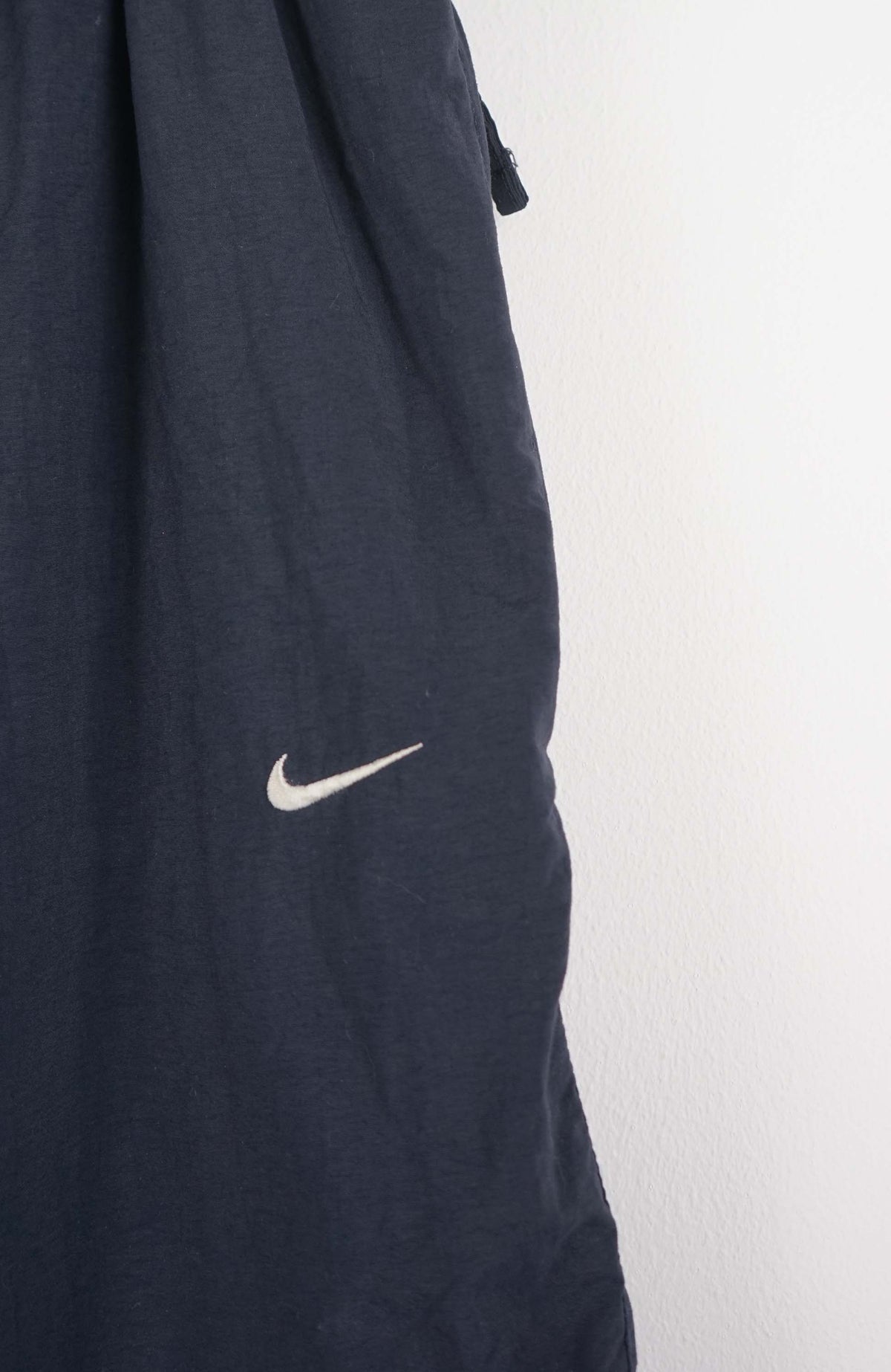 VINTAGE NIKE TRACK PANT SHORTS (L)