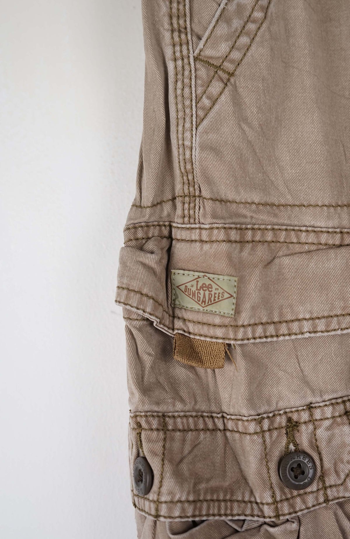 VINTAGE LEE DUNGAREES CARGO SHORTS W34