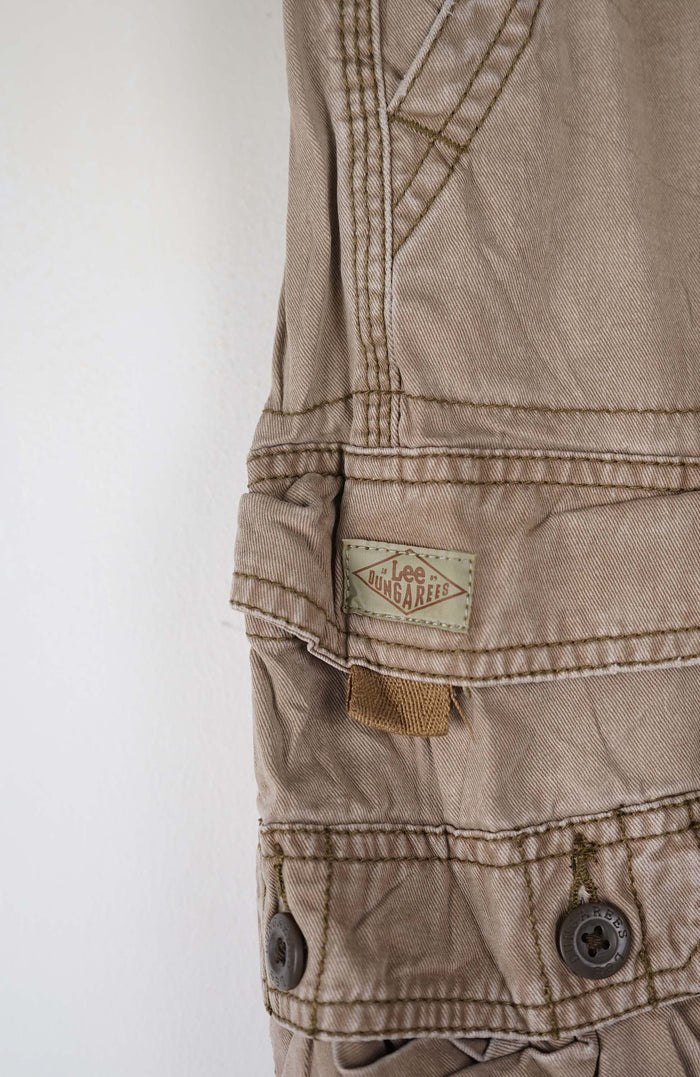 VINTAGE LEE DUNGAREES CARGO SHORTS W34