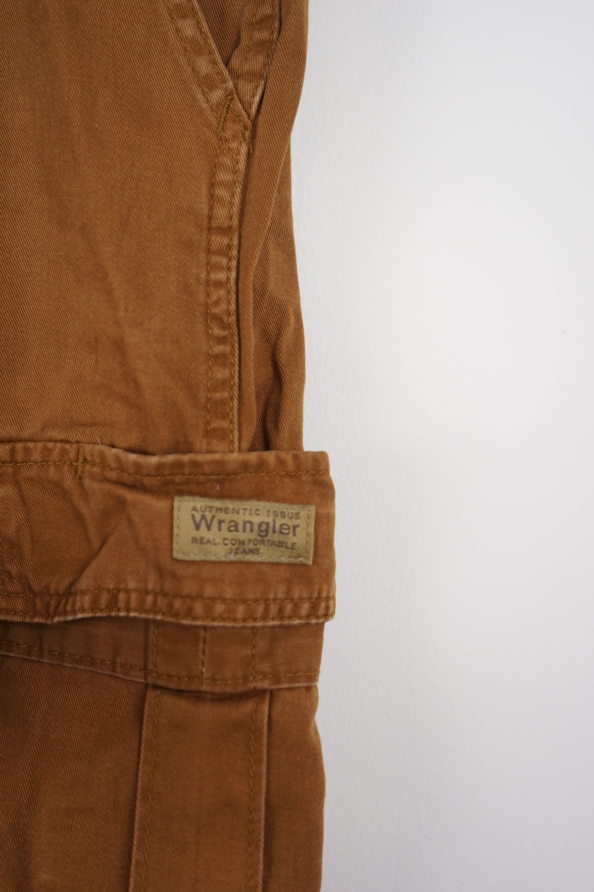 VINTAGE WRANGLER CARGO SHORTS W38
