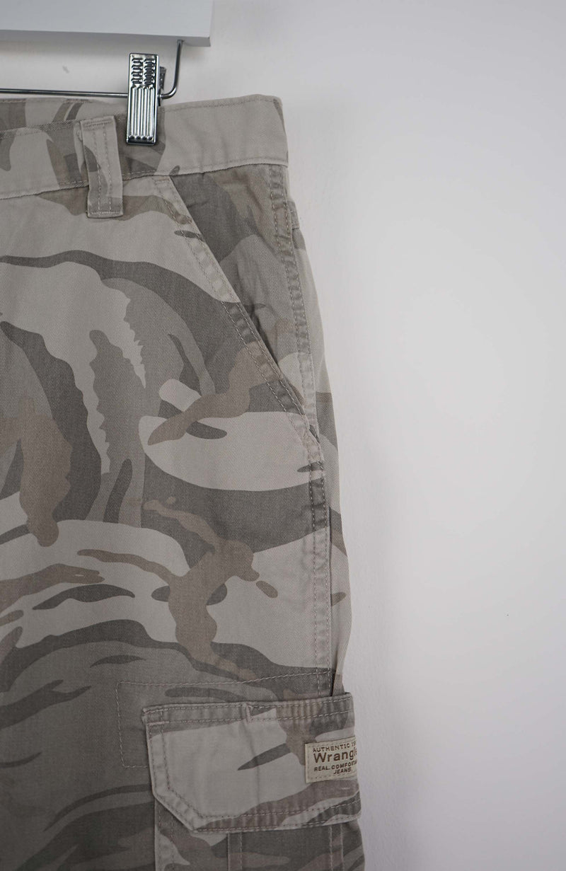 VINTAGE LEE DUNGAREES CARGO SHORTS W36