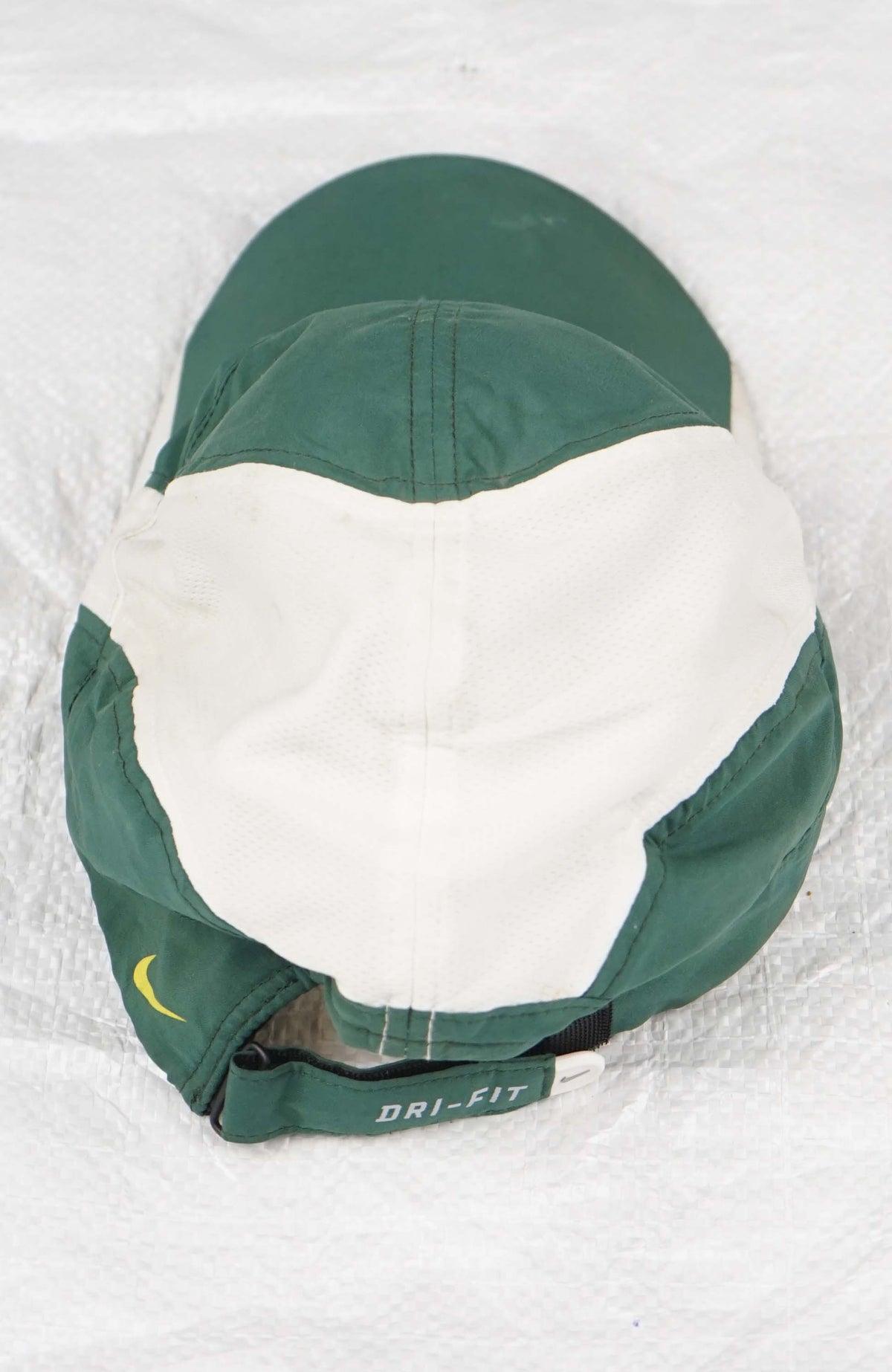 VINTAGE NIKE OREGON HAT
