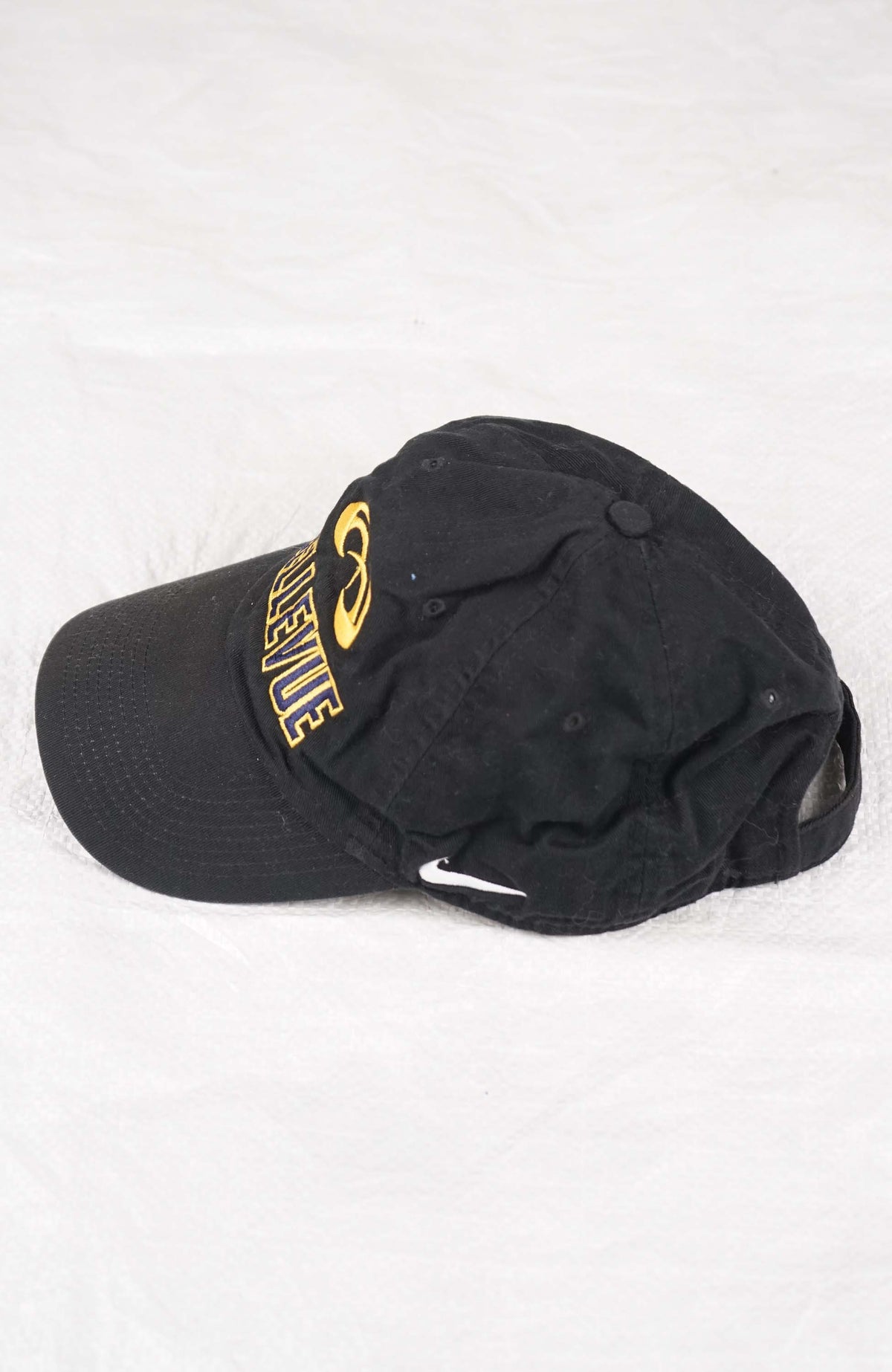 VINTAGE NIKE BELLEVUE HAT