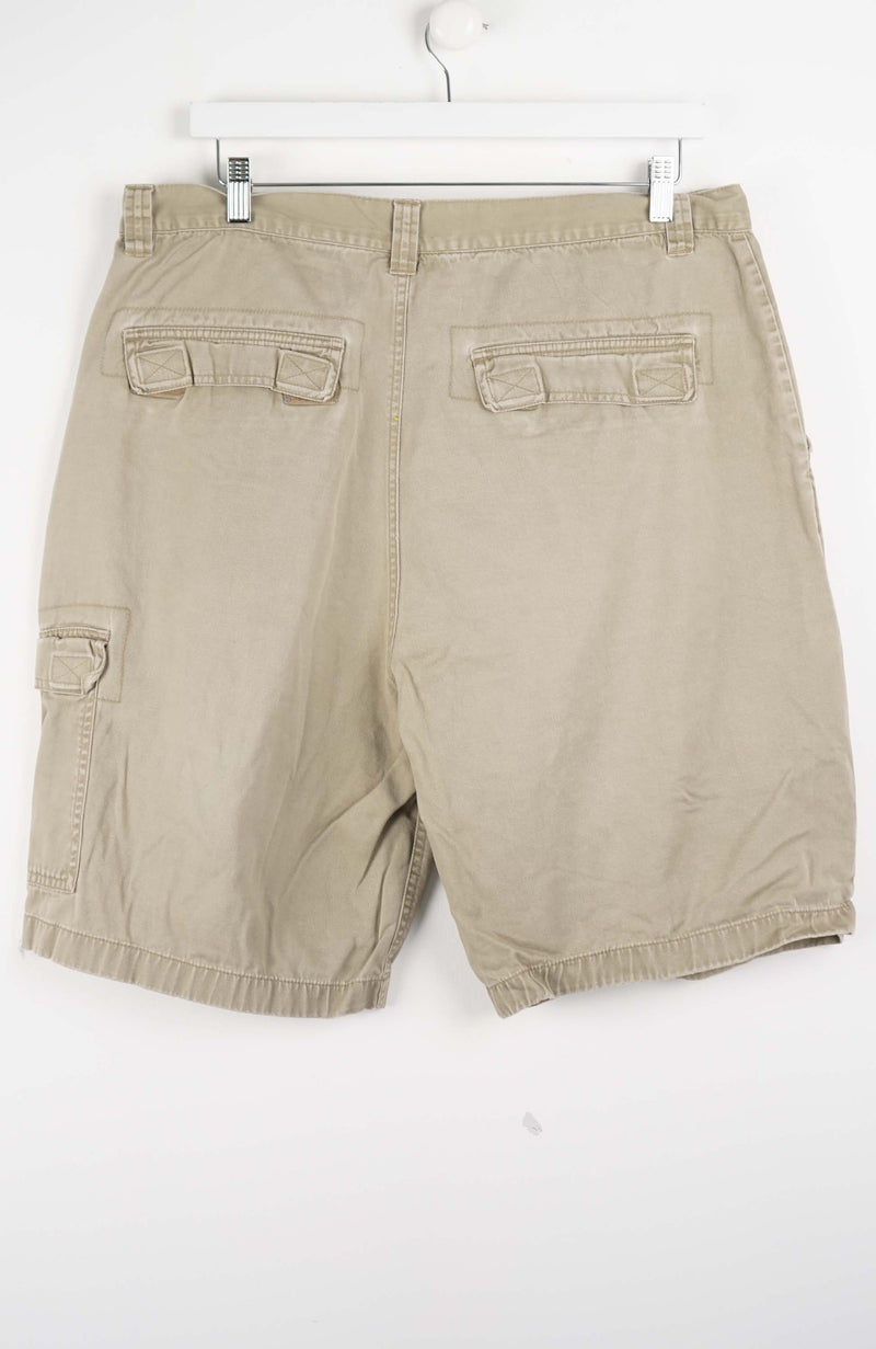 VINTAGE WRANGLER CARGO SHORTS W36