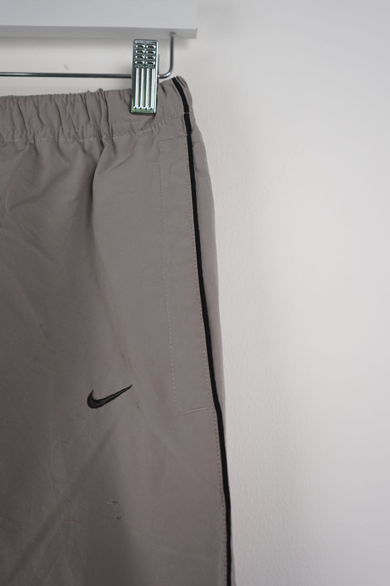 VINTAGE NIKE TRACK PANTS (L)