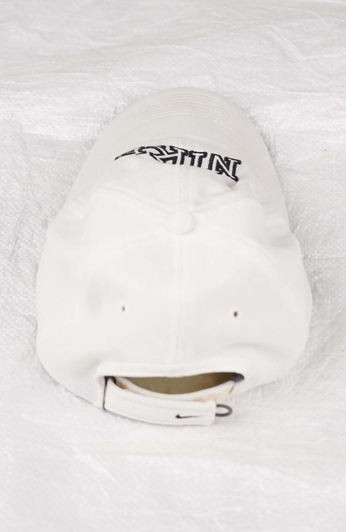 VINTAGE NIKE HAT