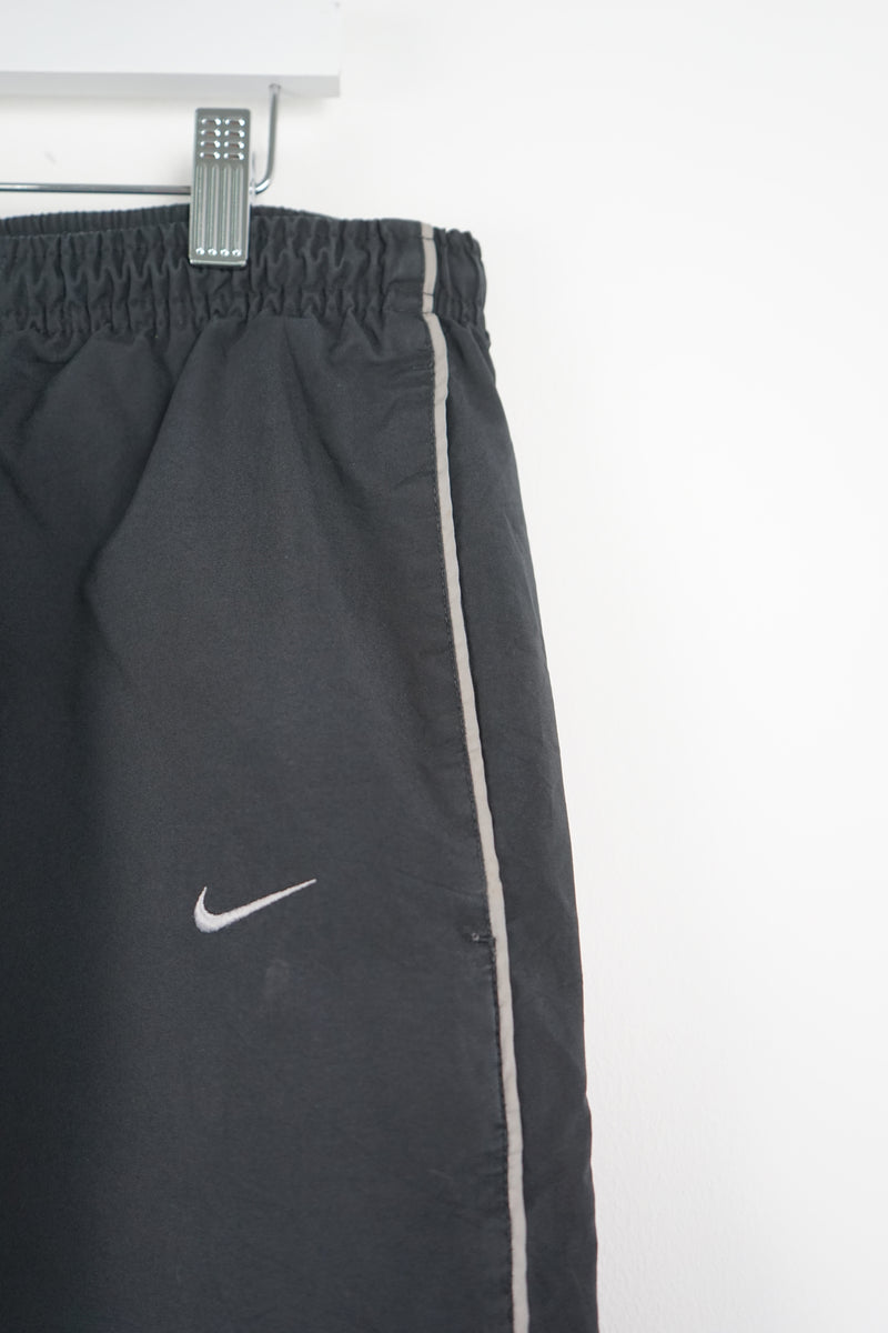 VINTAGE NIKE TRACK PANTS (XL)