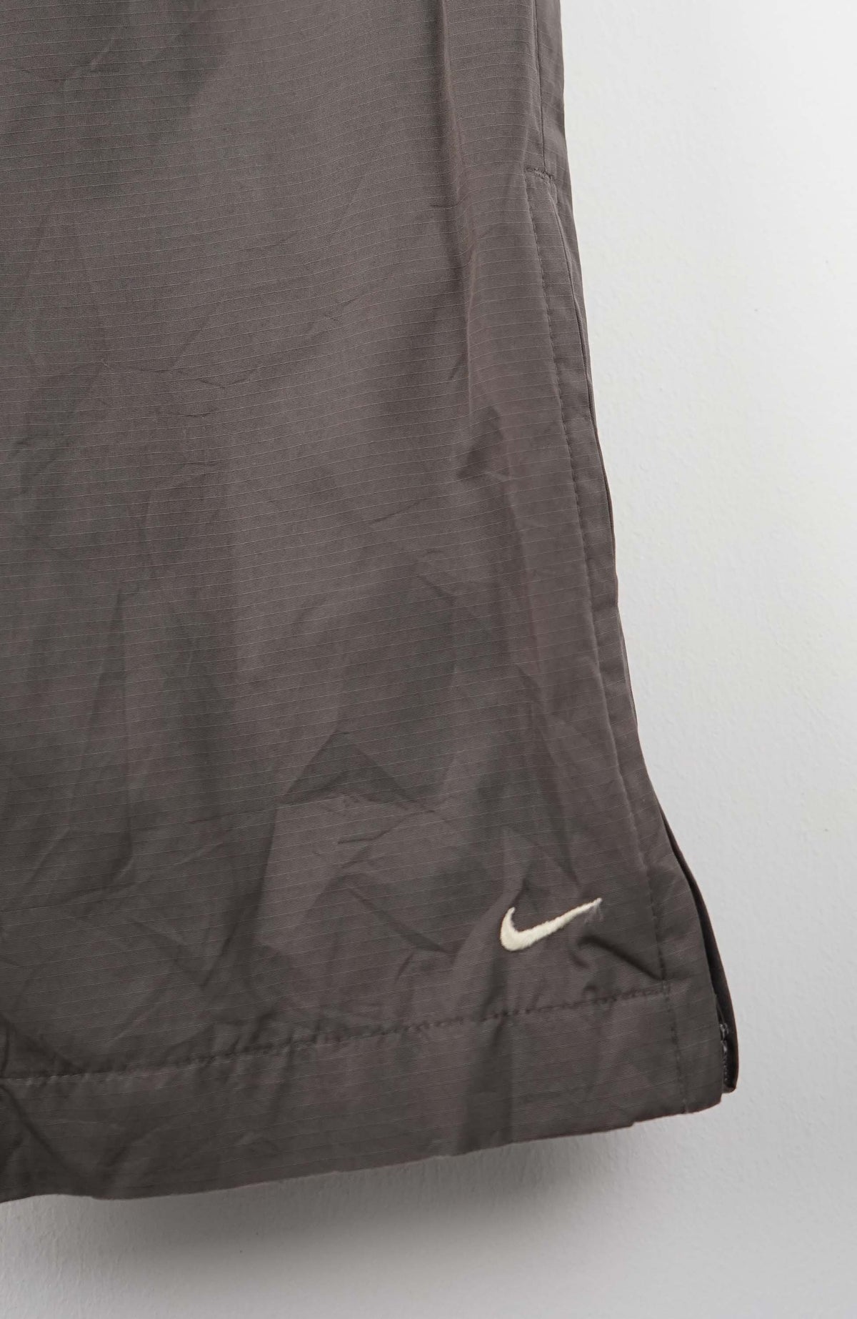 VINTAGE NIKE TRACK PANTS (S)