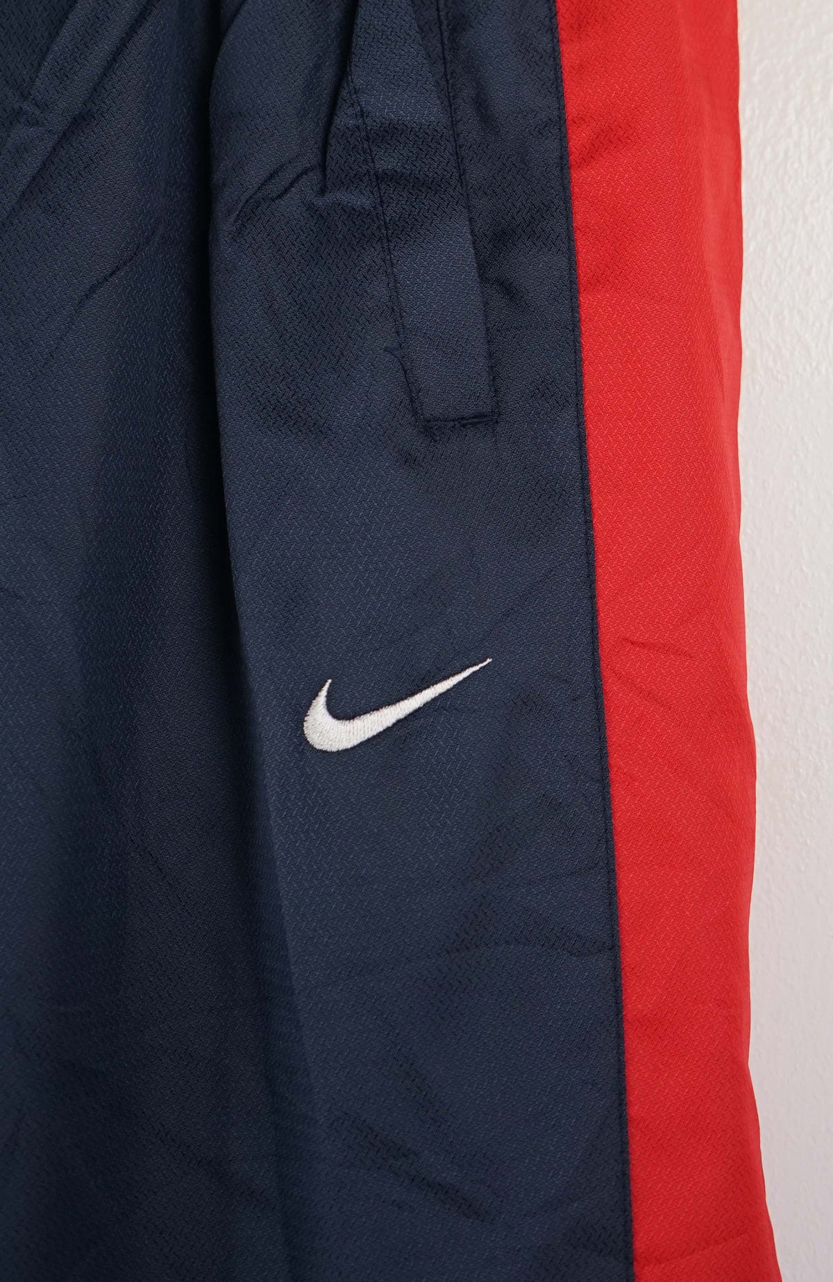 VINTAGE NIKE TRACK PANTS (XS)
