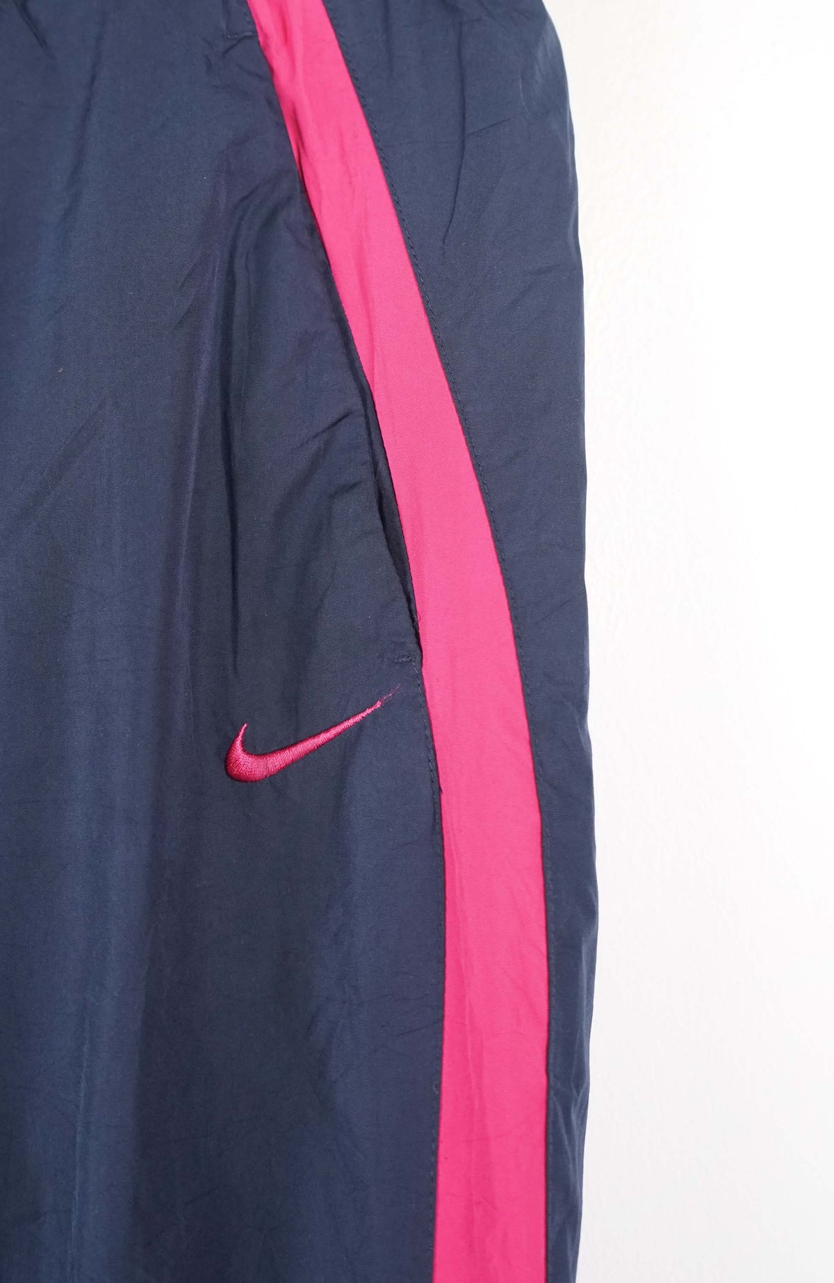 VINTAGE NIKE TRACK PANTS (M)
