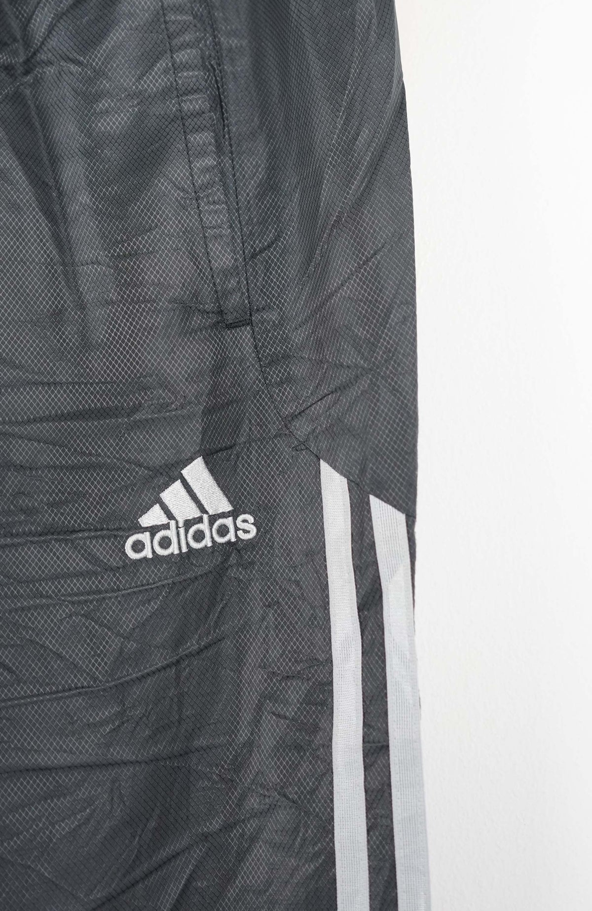 VINTAGE ADIDAS TRACK PANTS (S)