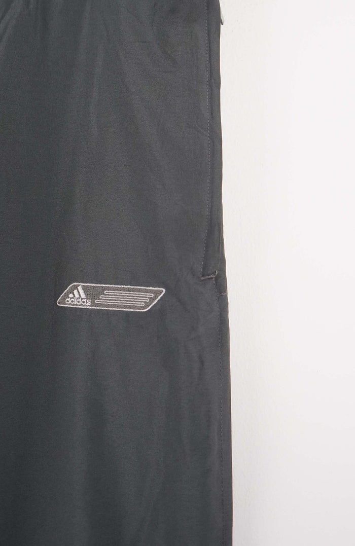 VINTAGE ADIDAS TRACK PANTS (L)