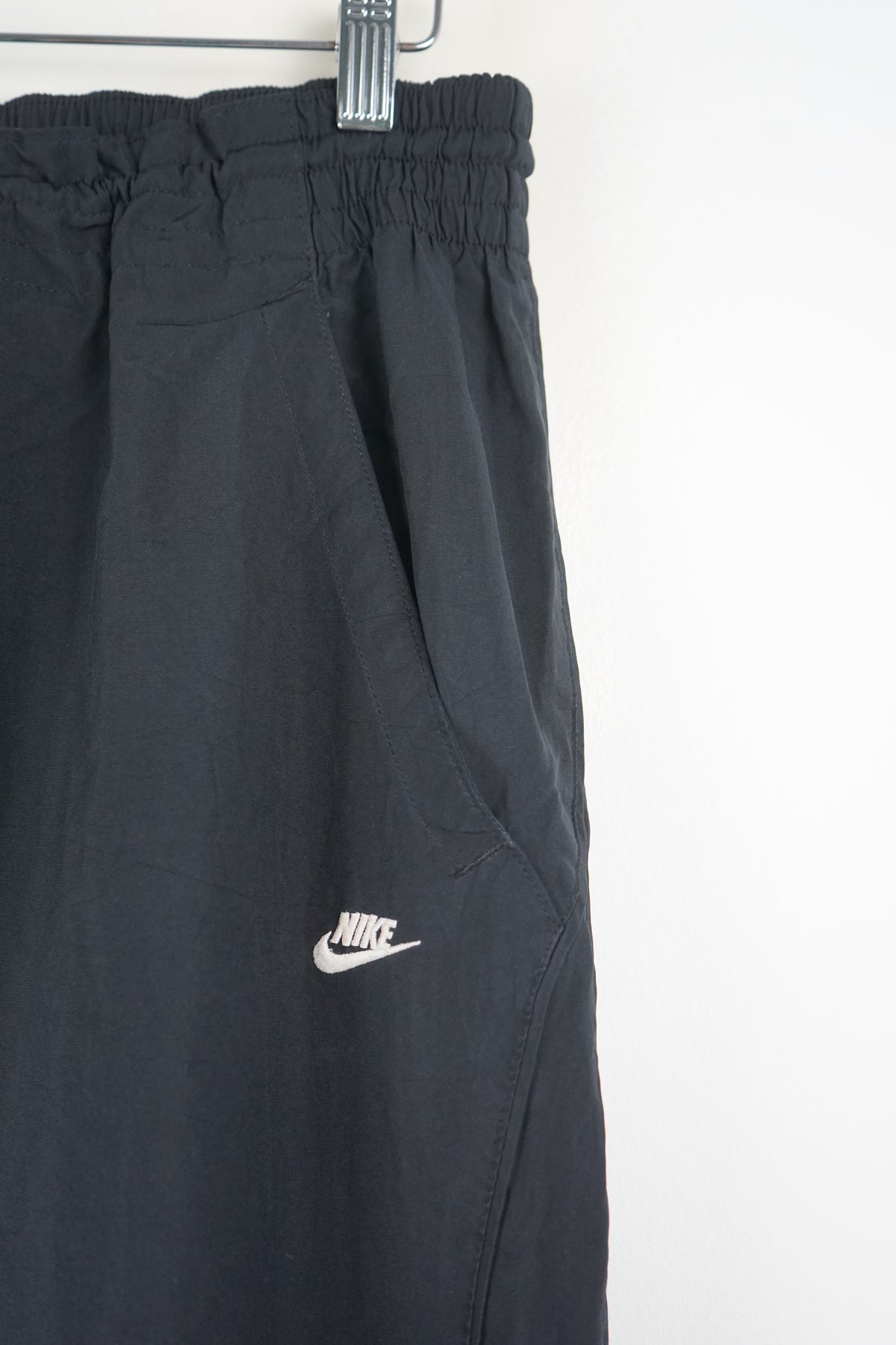 VINTAGE NIKE TRACK PANTS (M)