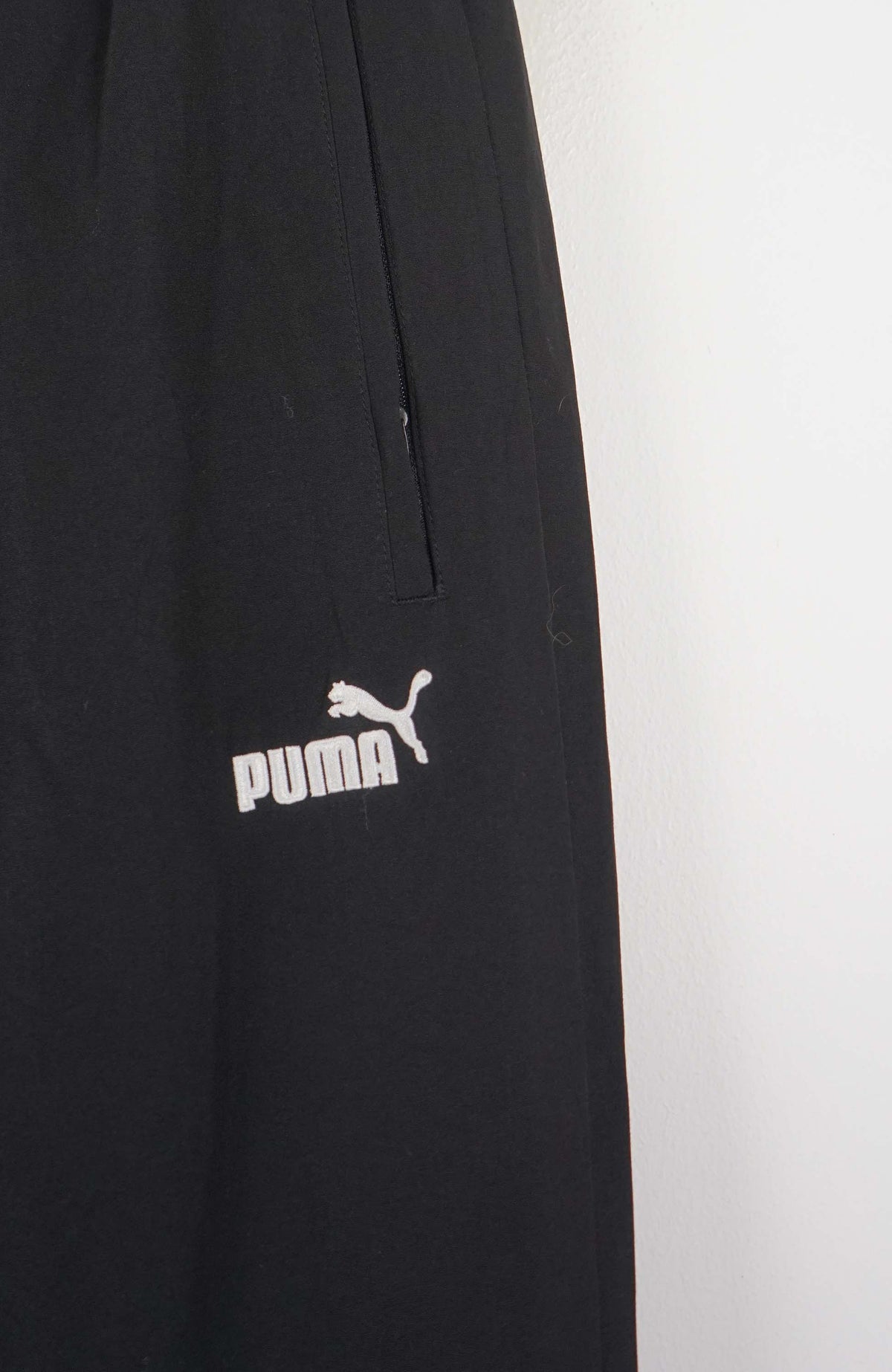 VINTAGE PUMA TRACK PANTS (S)