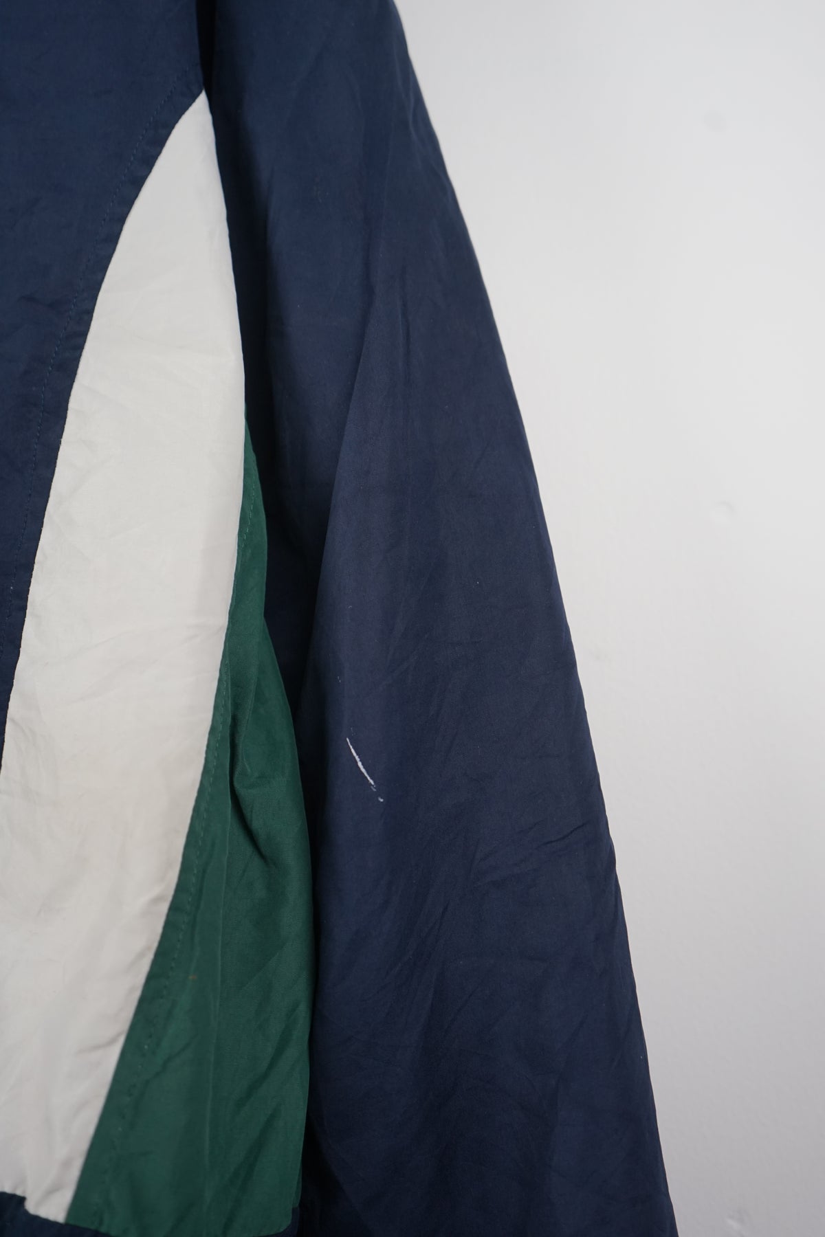 VINTAGE REEBOK WINDBEAKER (XL)
