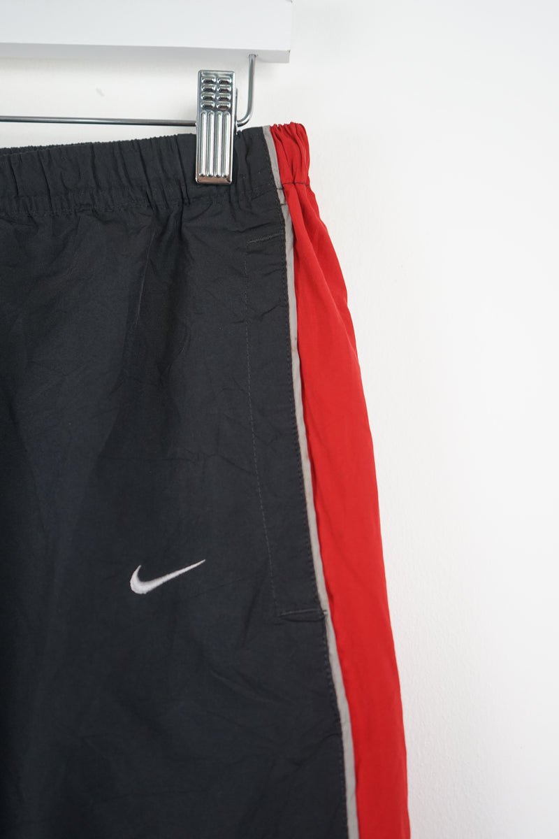 VINTAGE NIKE TRACK PANTS (M)