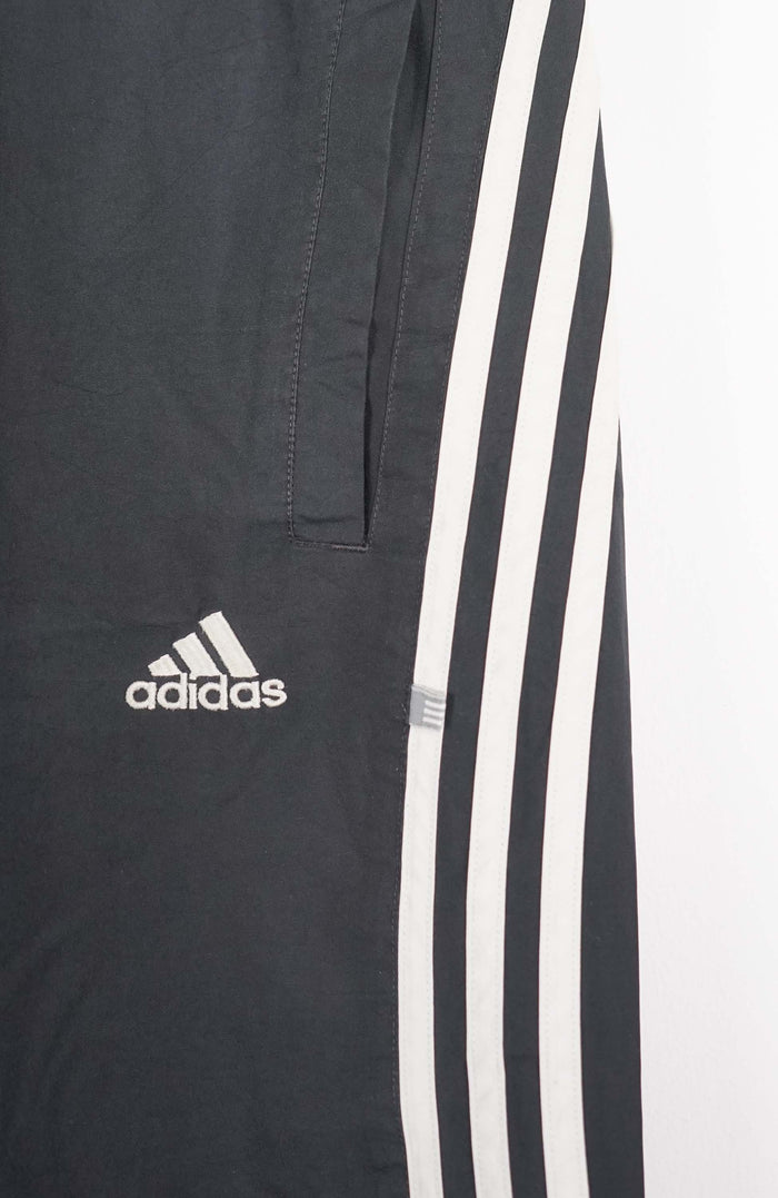 VINTAGE ADIDAS TRACK PANTS (XL)