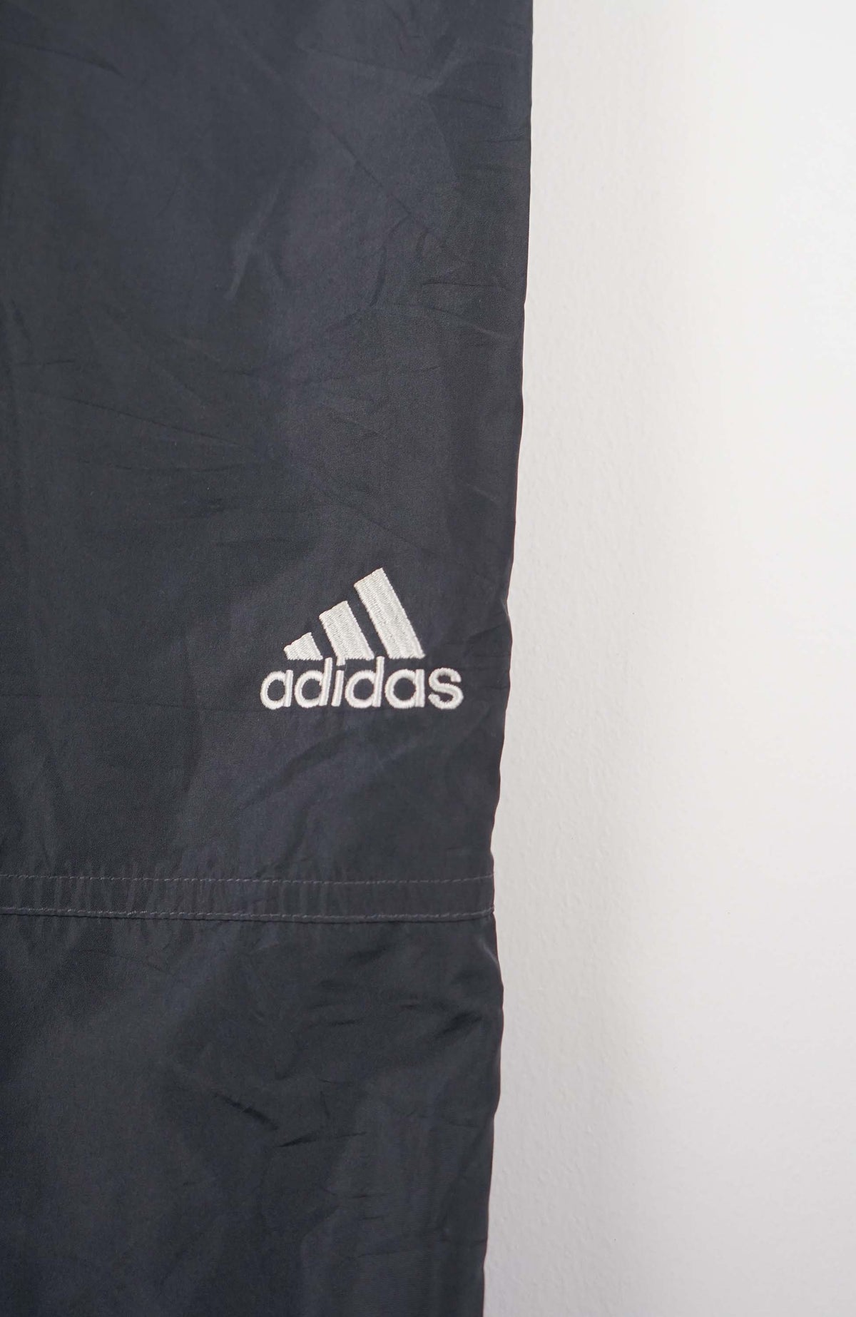 VINTAGE ADIDAS TRACK PANTS (M)