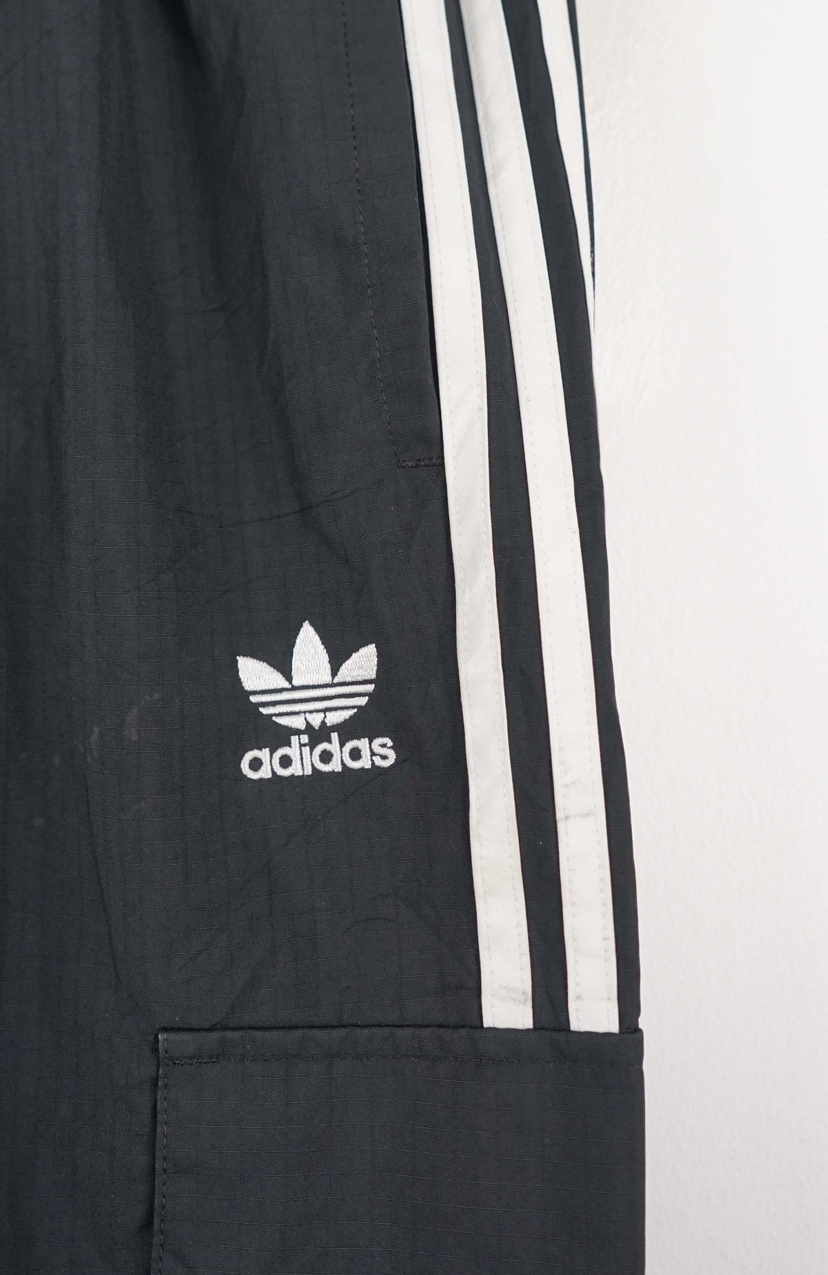 VINTAGE ADIDAS TRACK PANTS (XS)