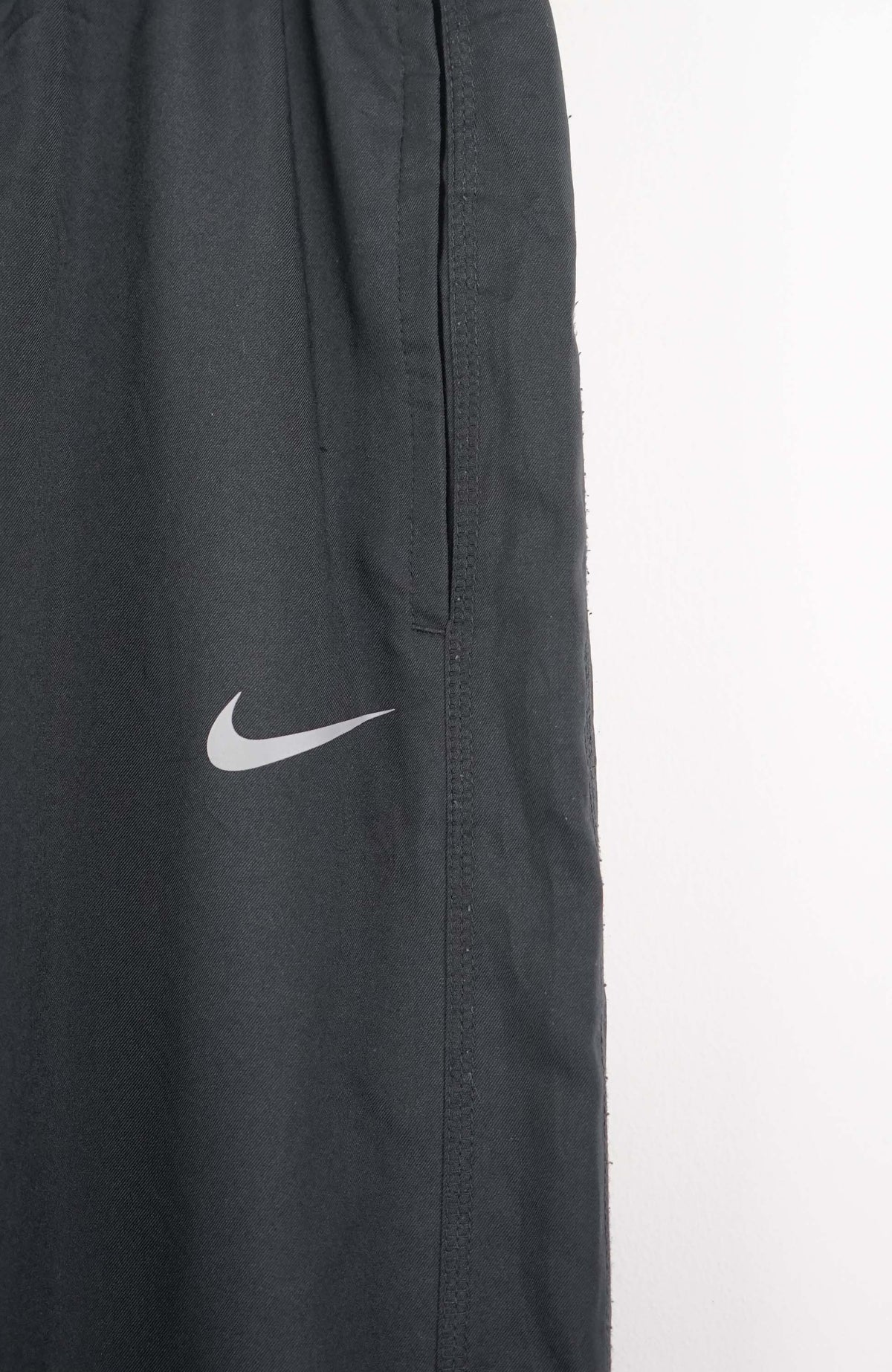 VINTAGE NIKE TRACK PANTS (M)