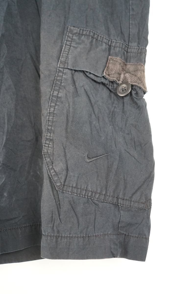 VINTAGE NIKE CARGO SHORTS W38
