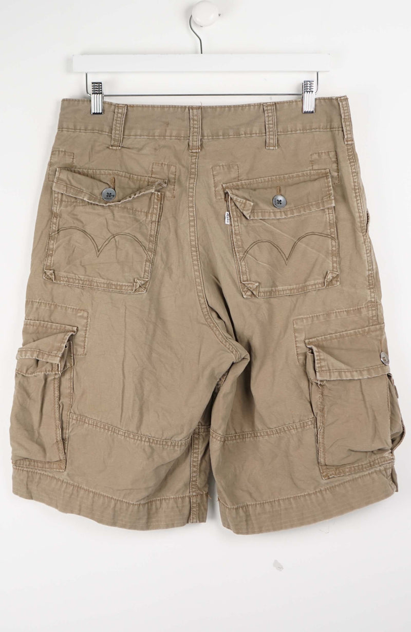 VINTAGE LEVIS CARGO SHORTS W31
